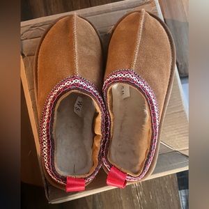 $35 slipper shoes no brand NIB Not Uggs